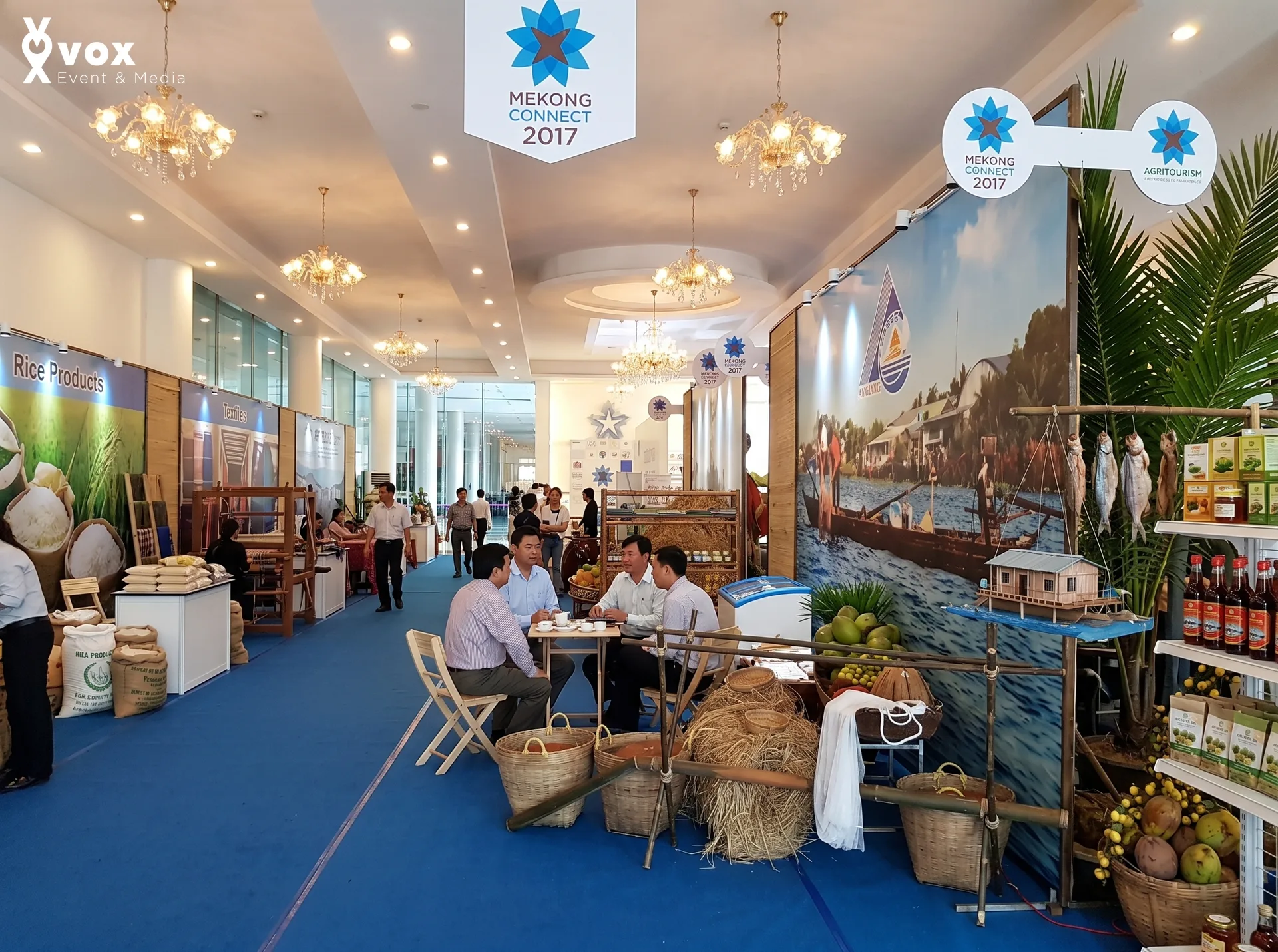 Khu trưng bày sản phẩm BSA với vật liệu tự nhiên – Mekong Connect 2017
