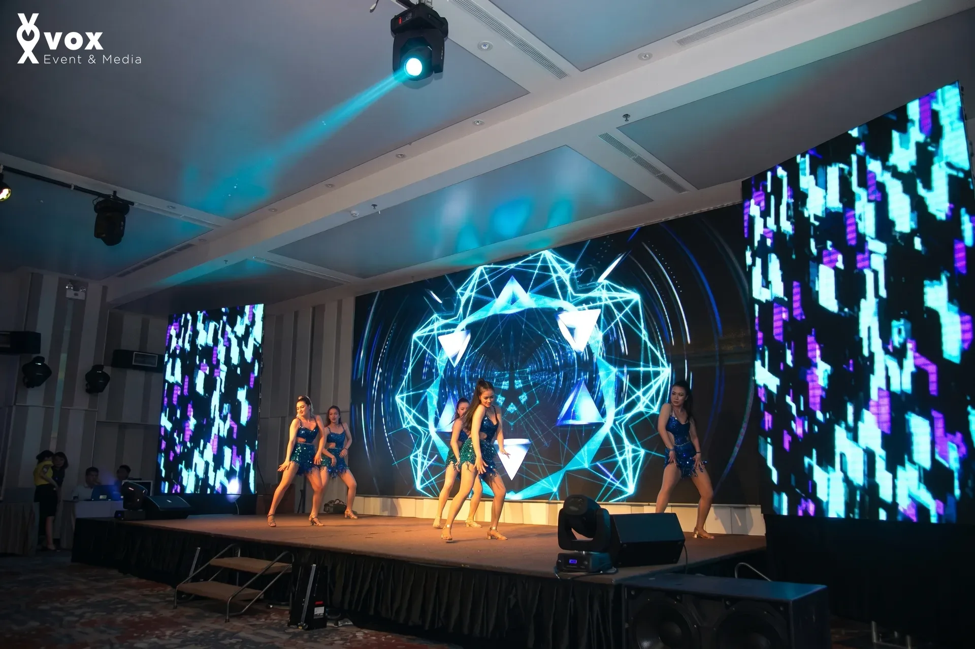 Mega City Kon Tum – LED stage và production setup
