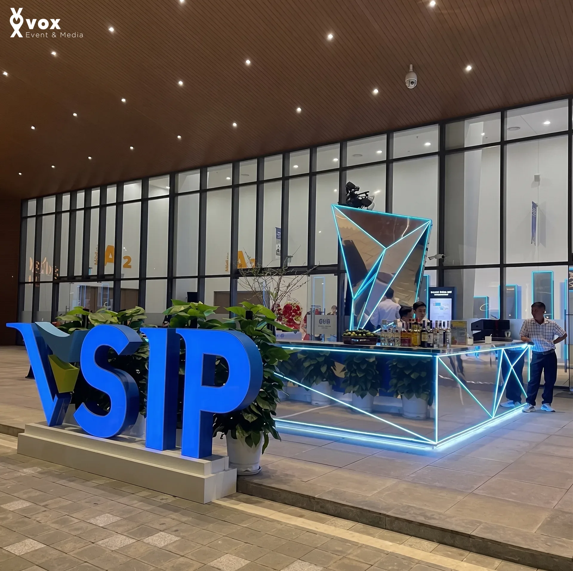 VSIP Year End Party 2025 – cổng chào ánh sáng, check-in và entrance zone